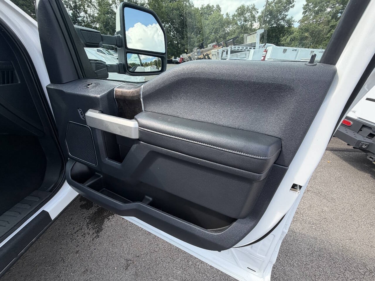 Used 2022 Ford F350 Lariat w/ Lariat Value Package AWD/4WD image 50