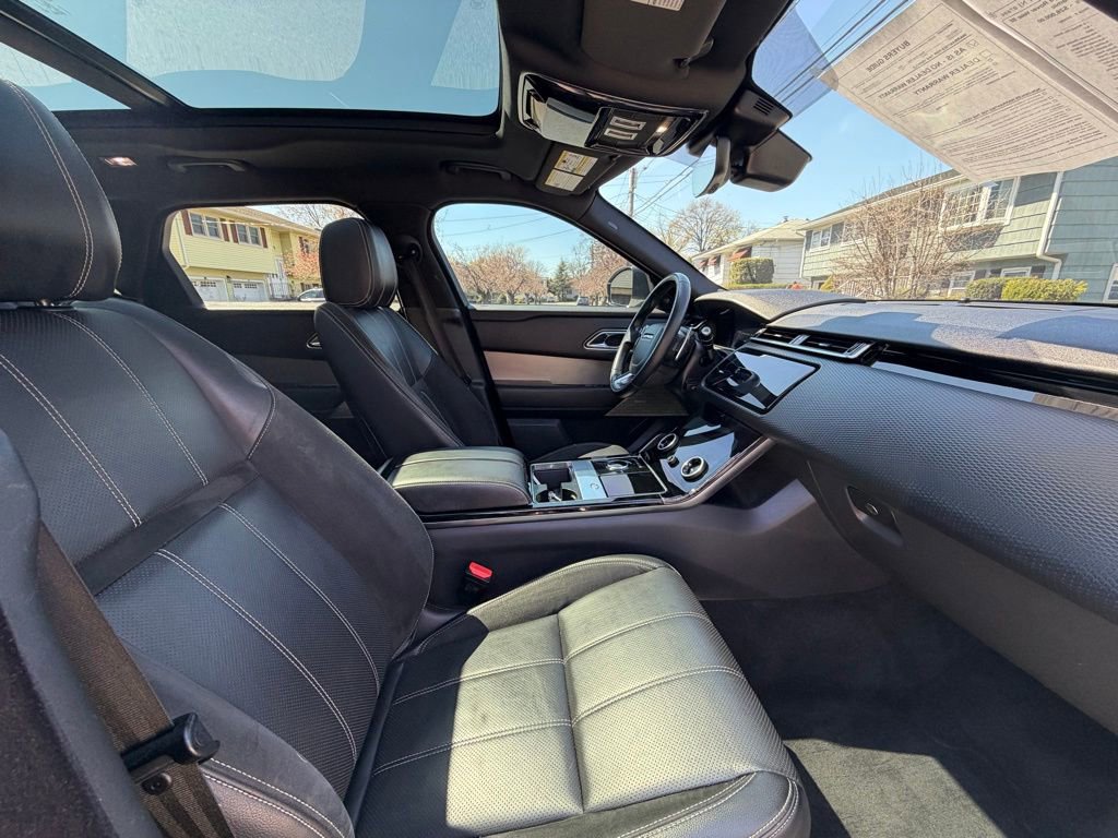 Used 2019 Land Rover Range Rover Velar R-Dynamic SE image 11