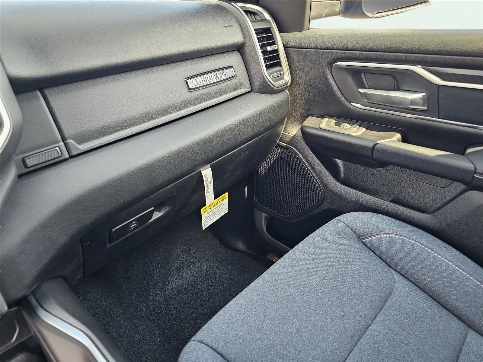 New 2026 RAM 1500 Big Horn AWD/4WD image 29