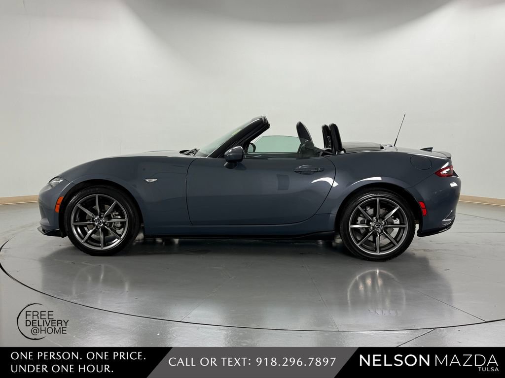 Used 2020 MAZDA MX-5 Miata Grand Touring w/ Appearance Package RWD image 11