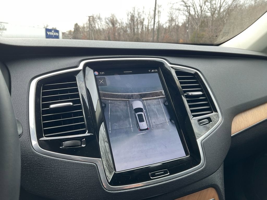 Certified 2025 Volvo XC90 B6 Plus image 27