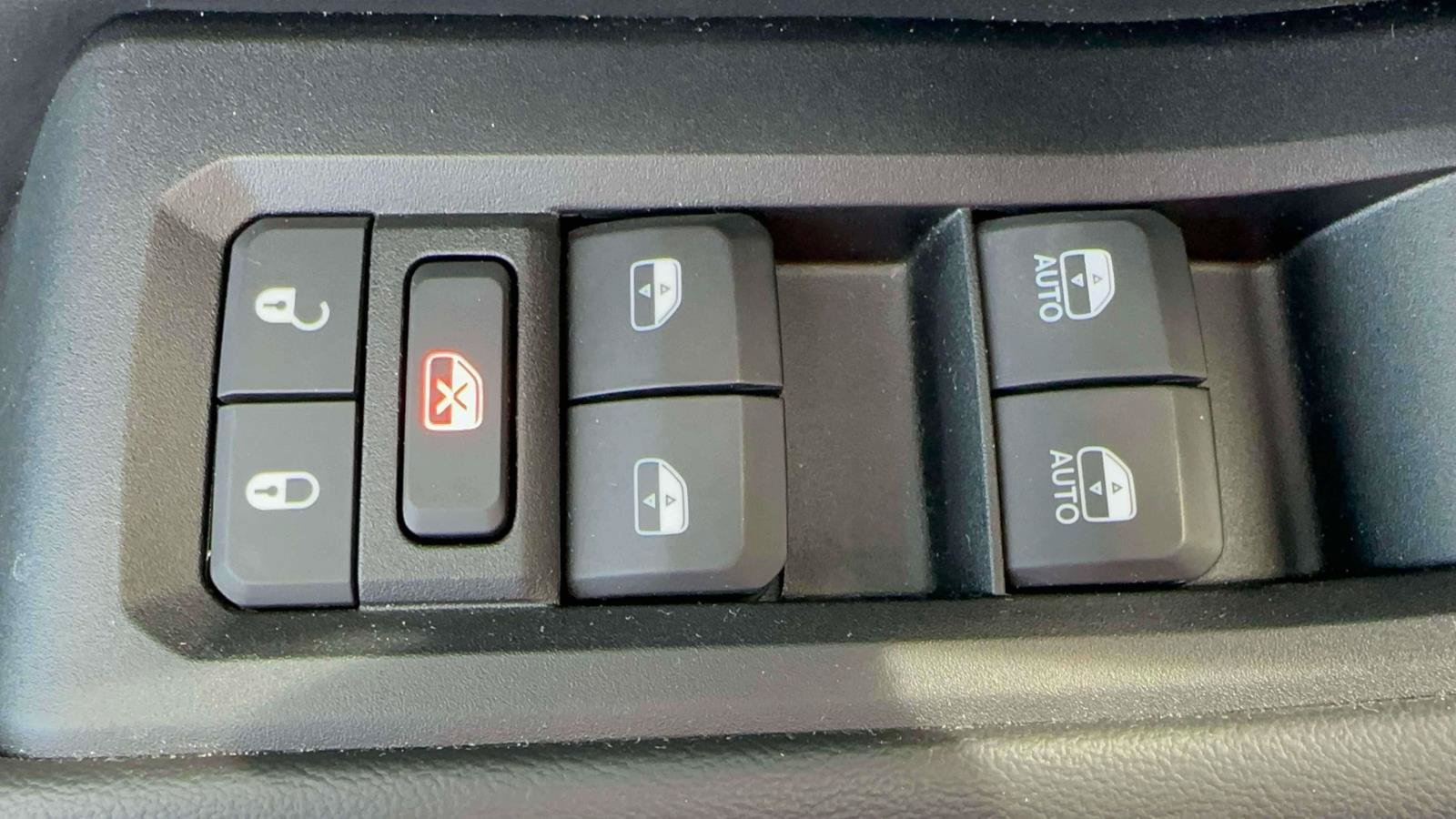 Used 2024 Jeep Grand Cherokee L Altitude AWD/4WD image 14