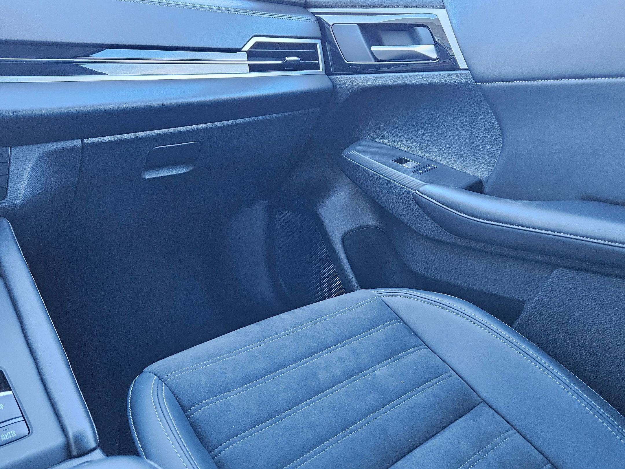 Used 2024 Mitsubishi Outlander SE image 11