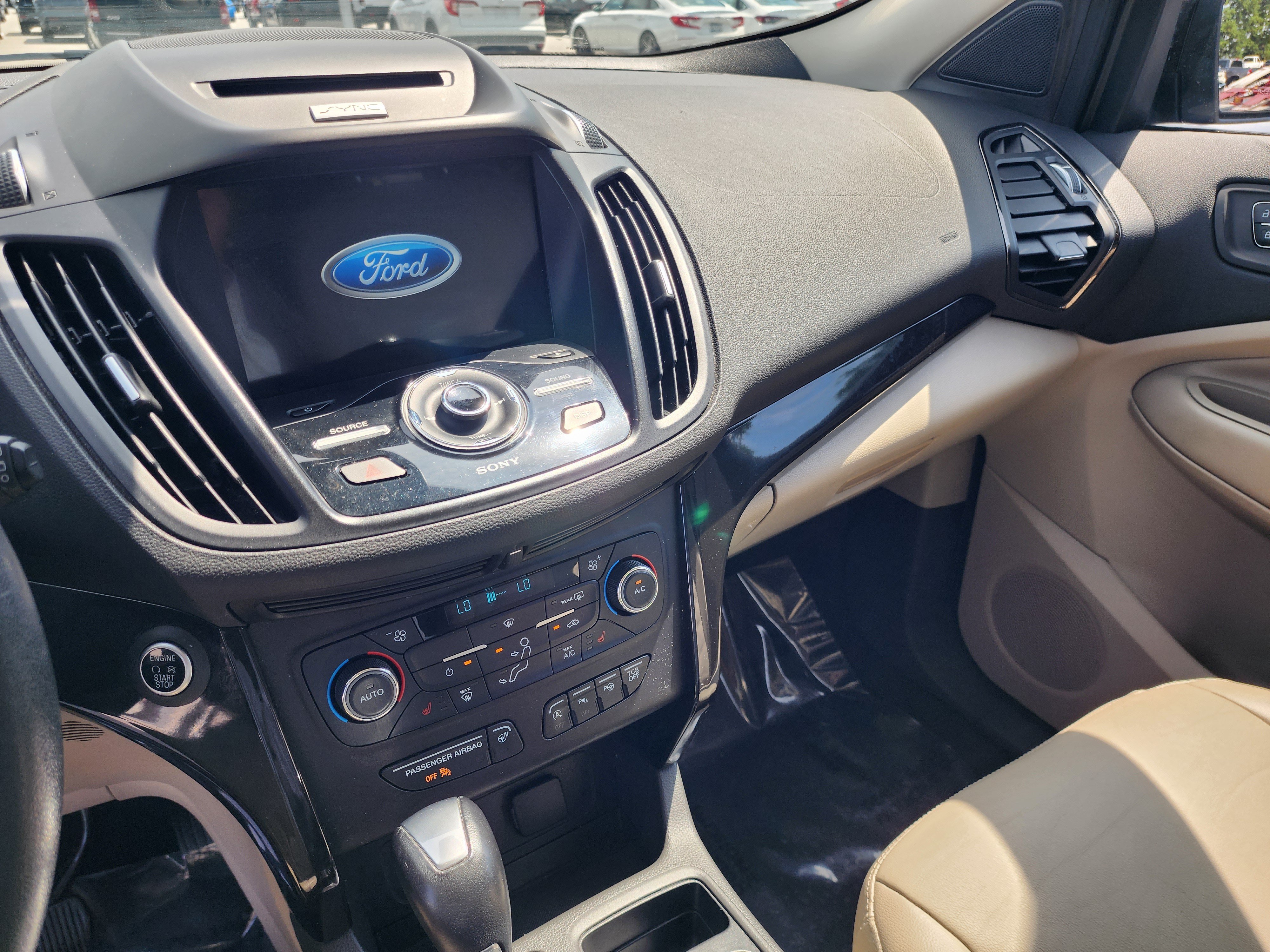 Used 2017 Ford Escape Titanium w/ Equipment Group 301A AWD/4WD image 16