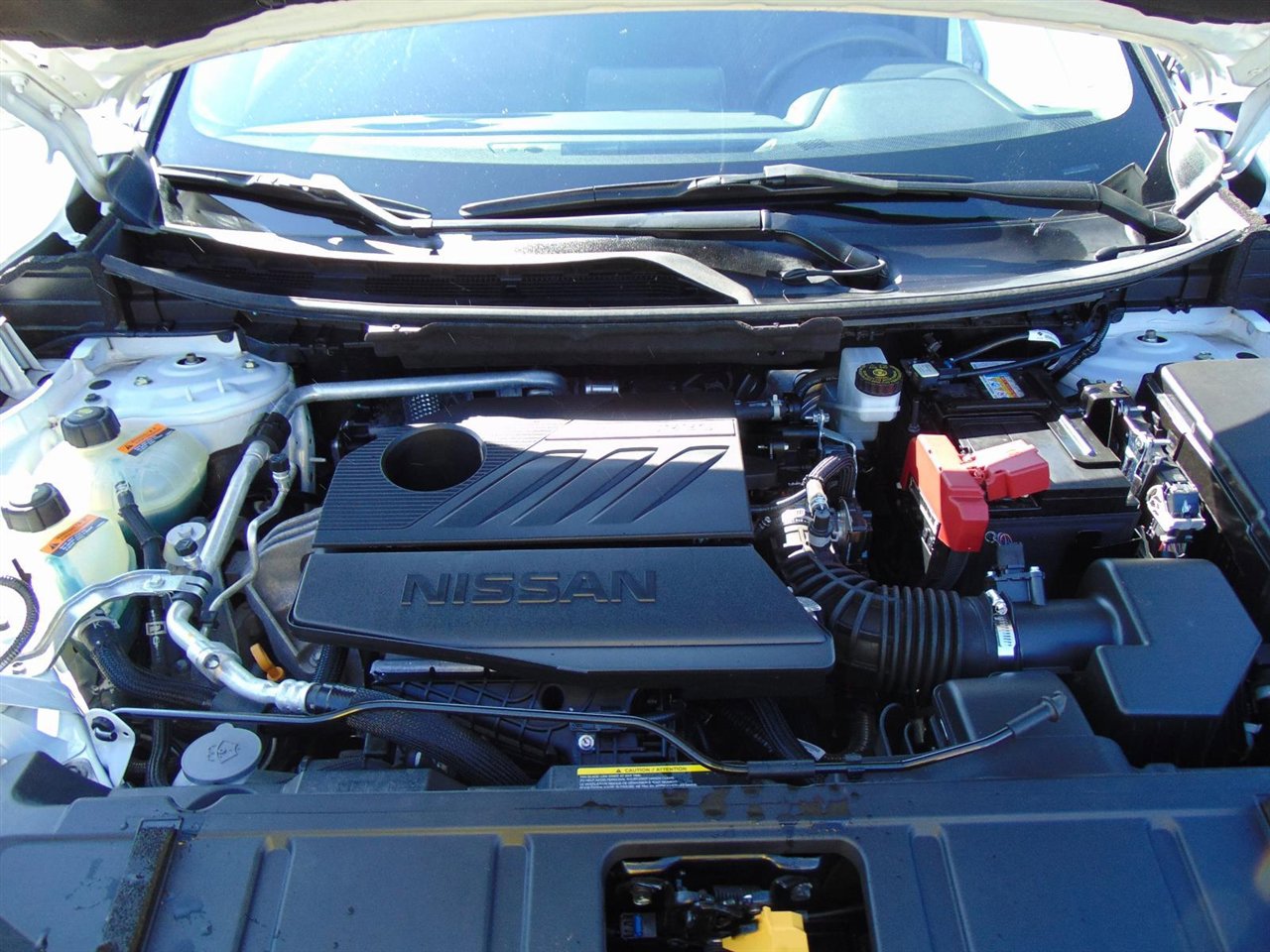 Used 2024 Nissan Rogue SV image 41