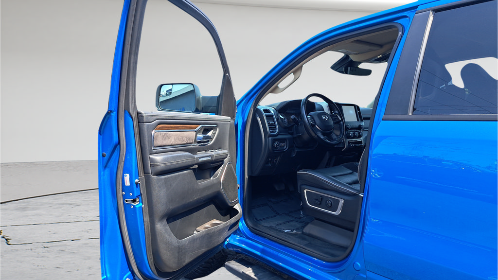 Used 2021 RAM 1500 Laramie AWD/4WD image 9