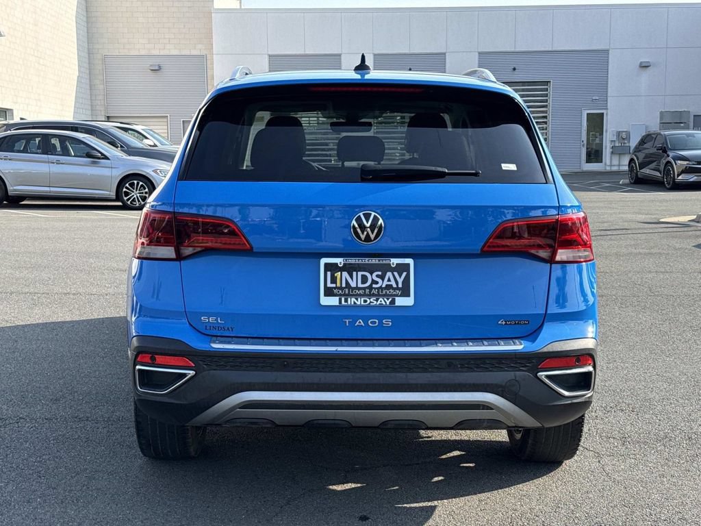 Used 2024 Volkswagen Taos SEL AWD/4WD image 4
