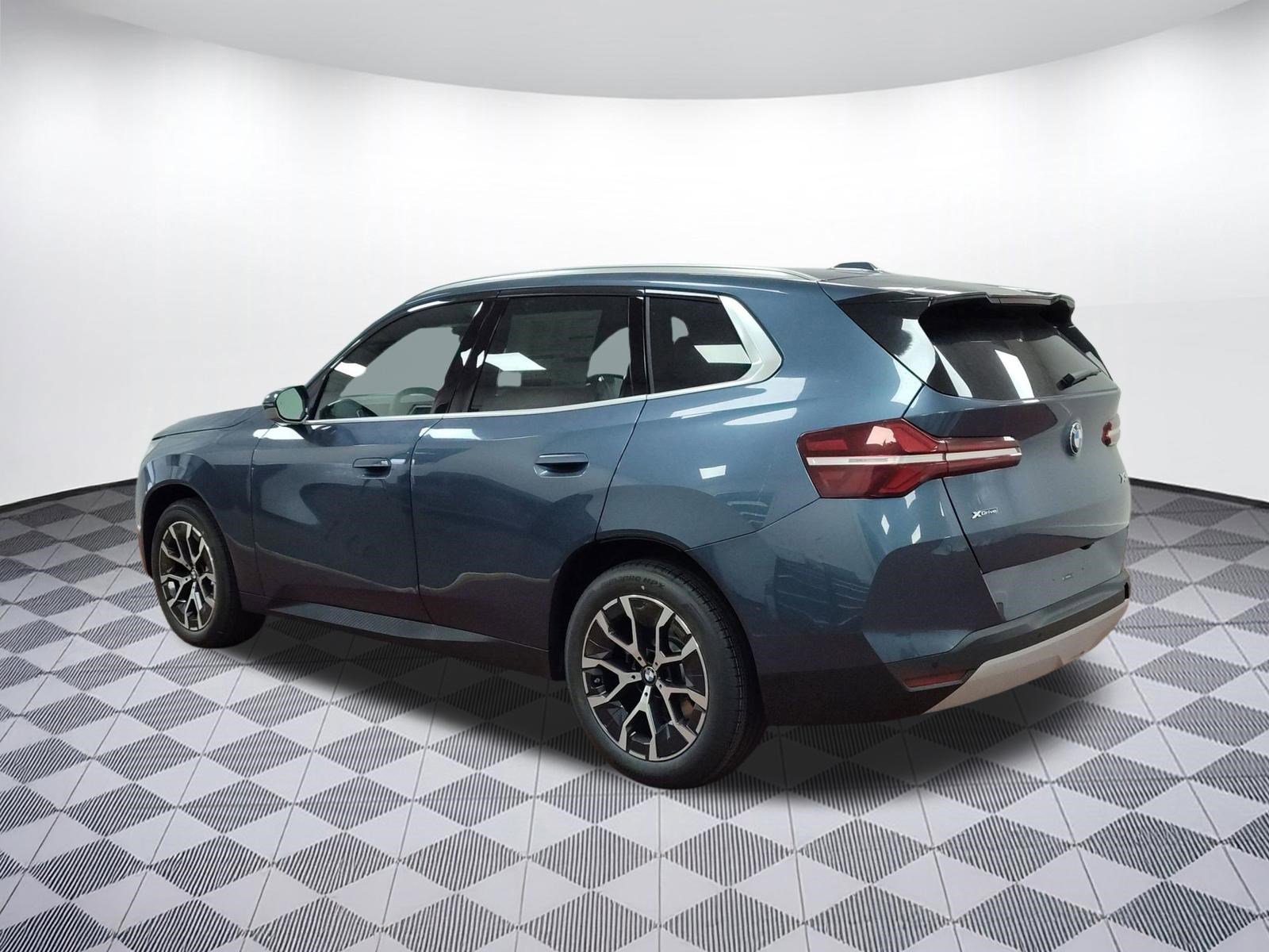 Used 2026 BMW X3 xDrive30 w/ Convenience Package AWD/4WD image 3