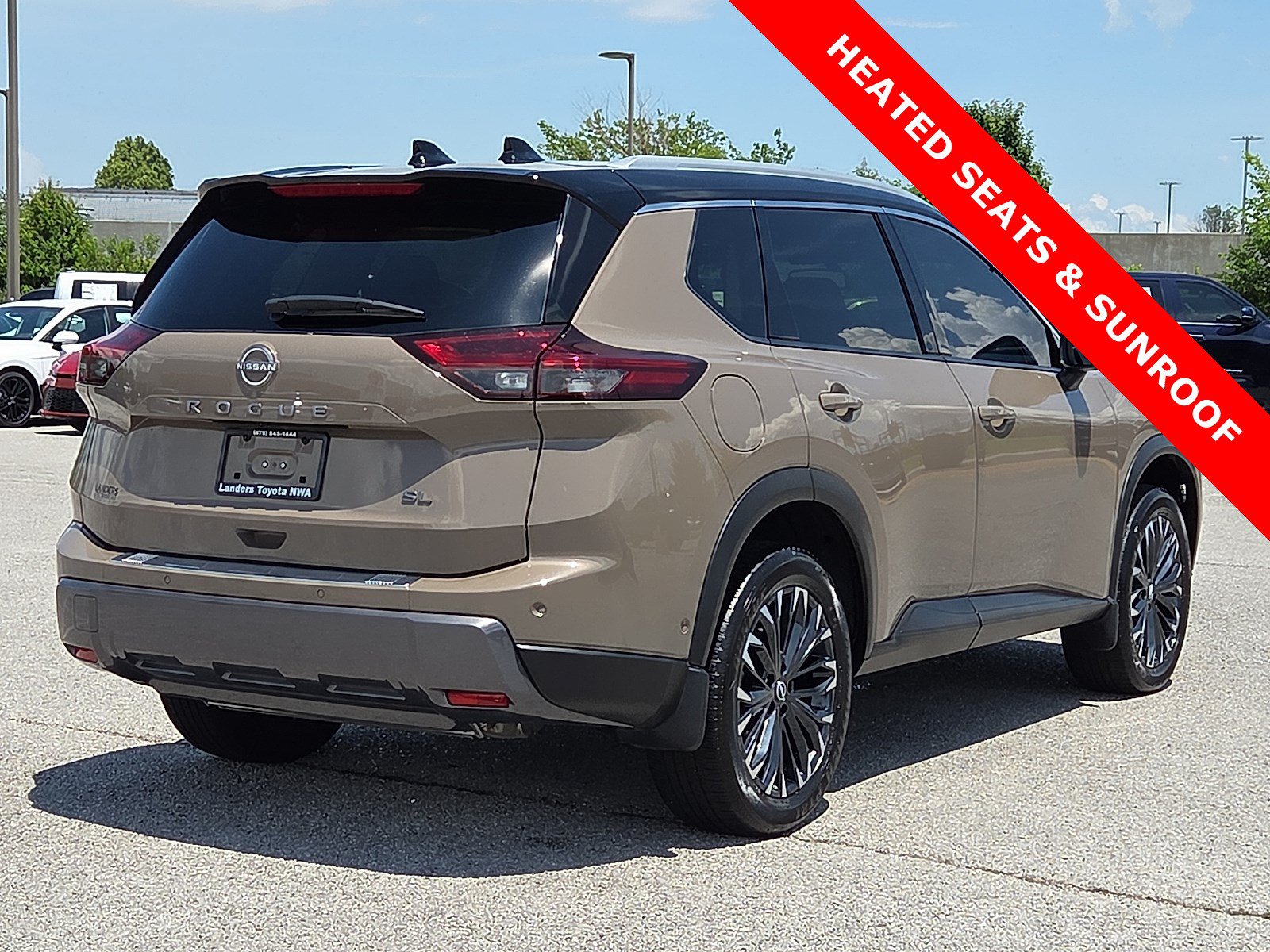 Used 2025 Nissan Rogue SL w/ Tech Package FWD image 5