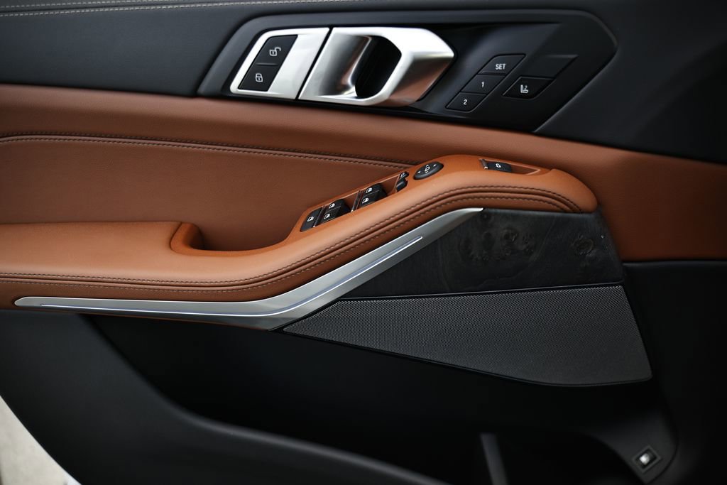 New 2026 BMW X5 xDrive50e w/ M Sport Package image 14