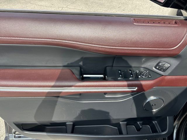 Used 2023 Ford Expedition Limited image 24