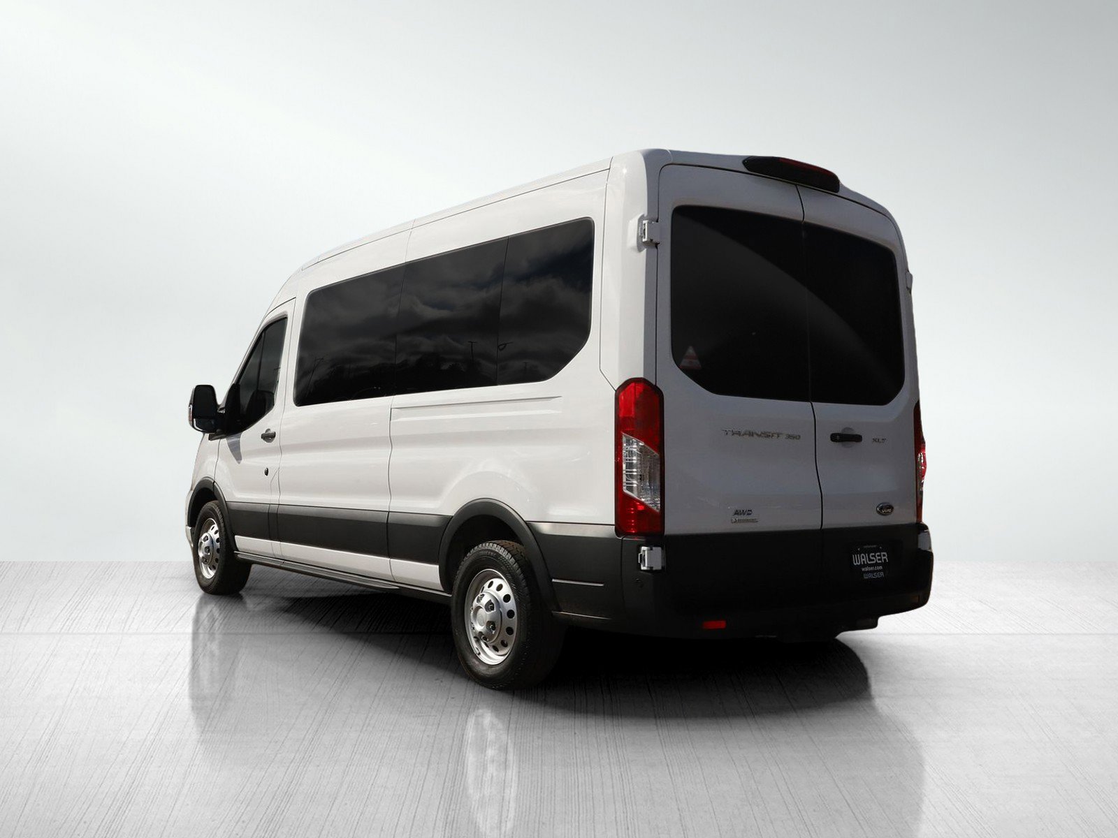 Used 2025 Ford Transit 350 XLT image 3