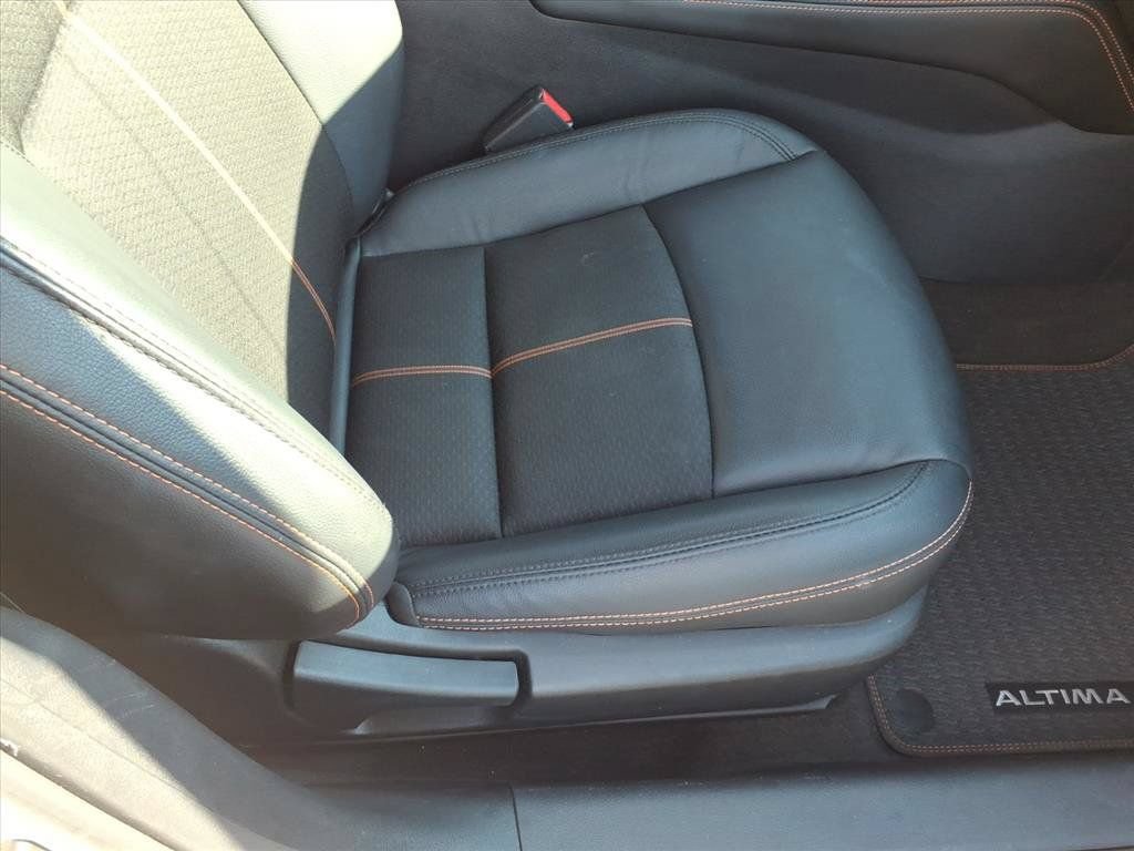 Used 2022 Nissan Altima 2.0 SR FWD image 15