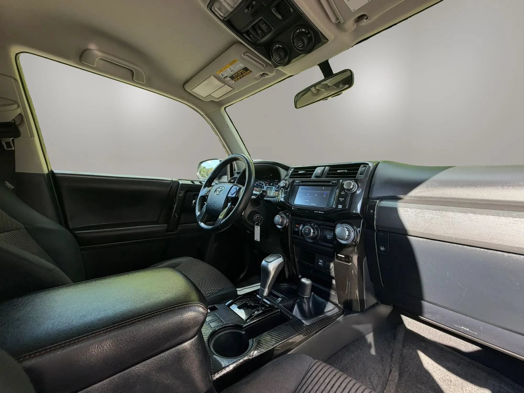 Used 2018 Toyota 4Runner TRD Off-Road AWD/4WD image 18