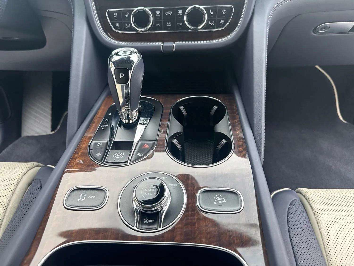 Certified 2025 Bentley Bentayga AWD/4WD image 19