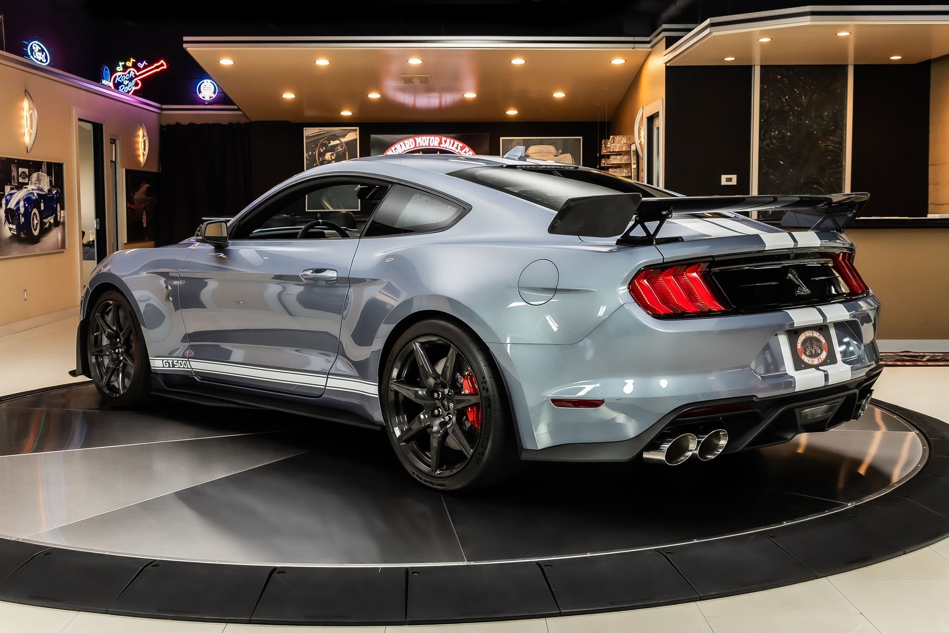 Used 2022 Ford Mustang Shelby GT500 w/ Carbon Fiber Track Pack RWD image 16