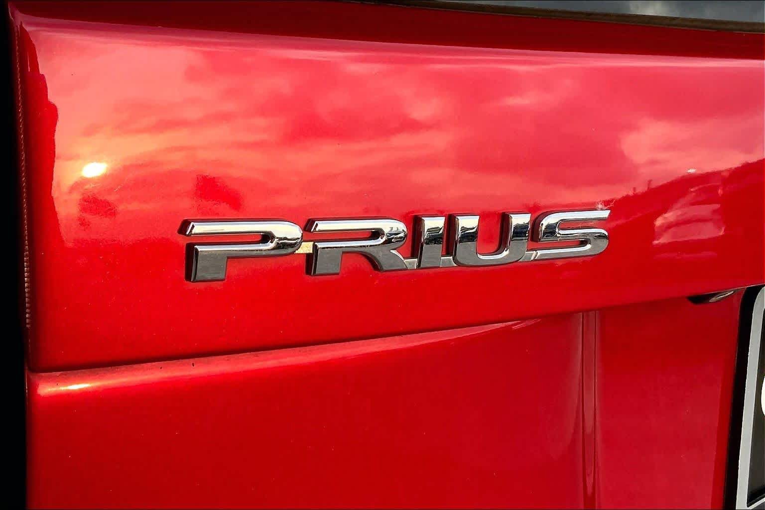 Used 2015 Toyota Prius Four FWD image 30