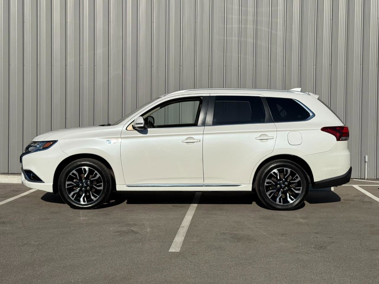 Used 2018 Mitsubishi Outlander SEL image 8