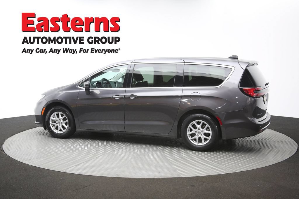 Used 2023 Chrysler Pacifica Touring-L FWD image 63