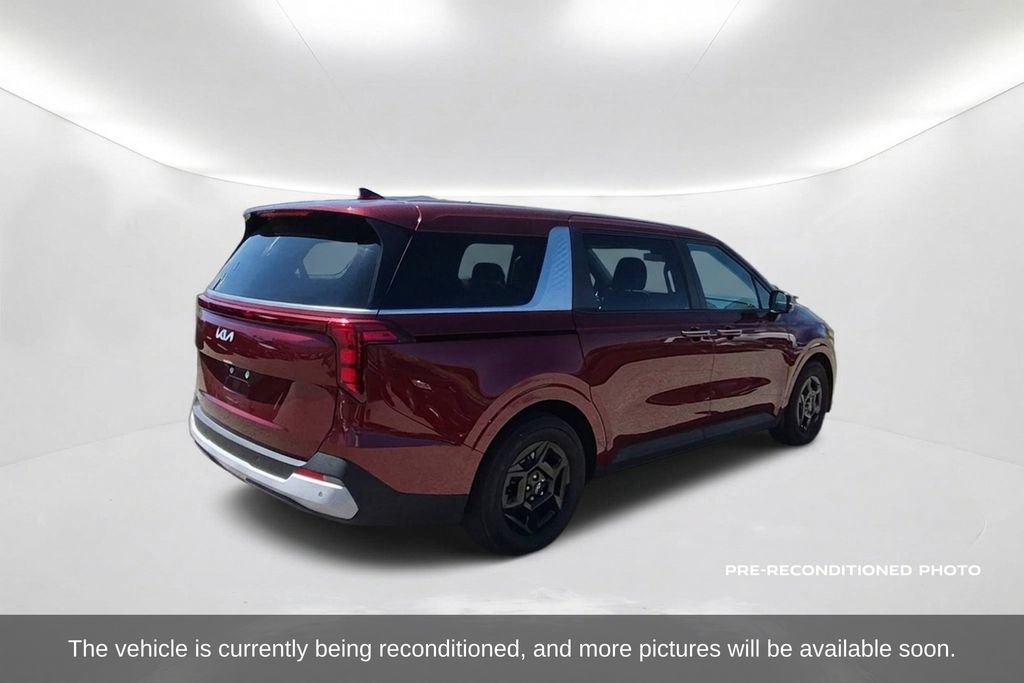 Used 2025 Kia Carnival FWD image 6