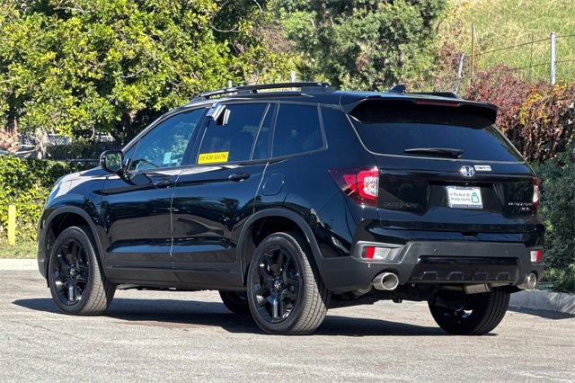 Certified 2024 Honda Passport Black Edition image 6