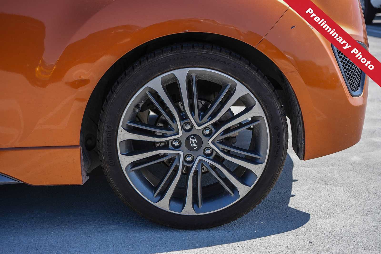 Used 2016 Hyundai Veloster Turbo w/ Option Group 04 FWD image 11