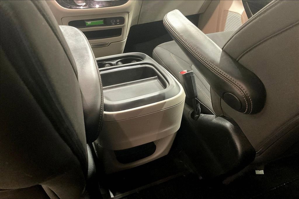 Used 2018 Chrysler Pacifica Touring Plus image 34