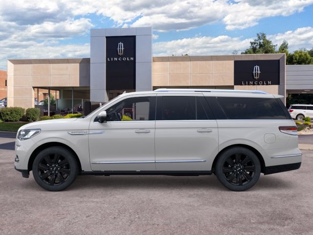 New 2024 Lincoln Navigator L Reserve AWD/4WD image 4