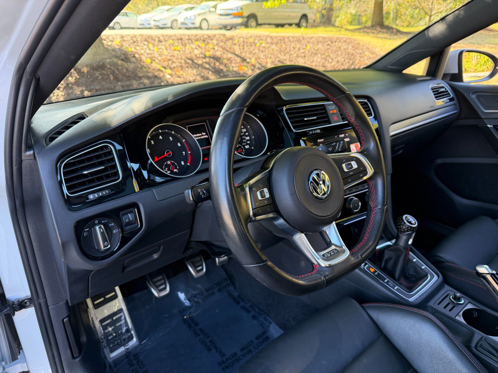 Used 2020 Volkswagen Golf 4-Door FWD image 33