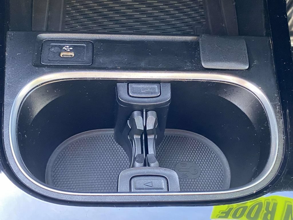 Used 2025 Mercedes-Benz CLA 250 image 29