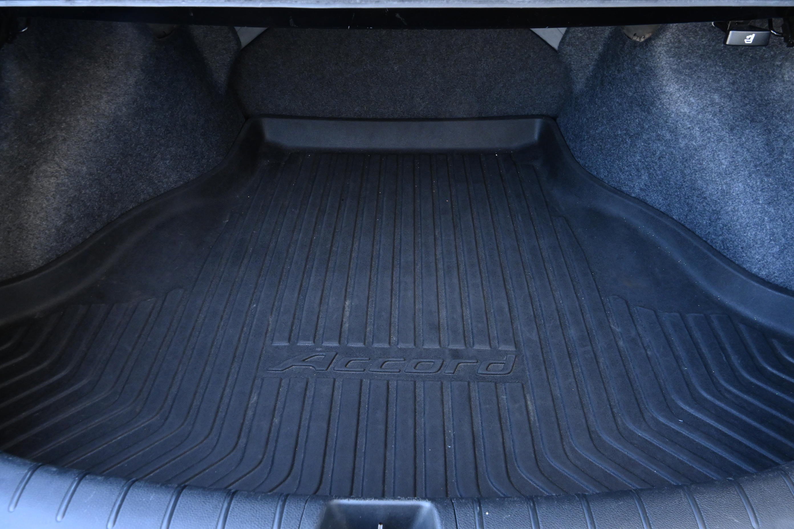 Used 2013 Honda Accord EX-L image 32