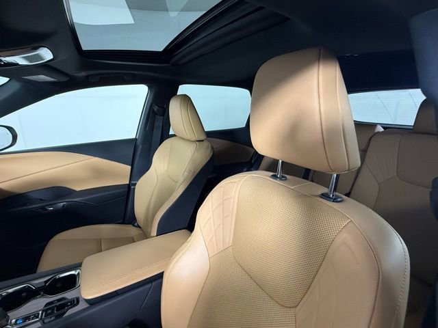 Used 2025 Lexus RX 350 Premium w/ Accessory Package (Z1) image 7