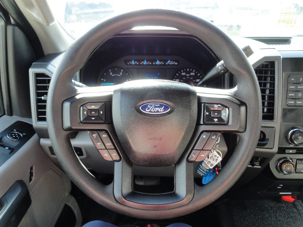 Used 2017 Ford F550 2WD Regular Cab Super Duty image 10