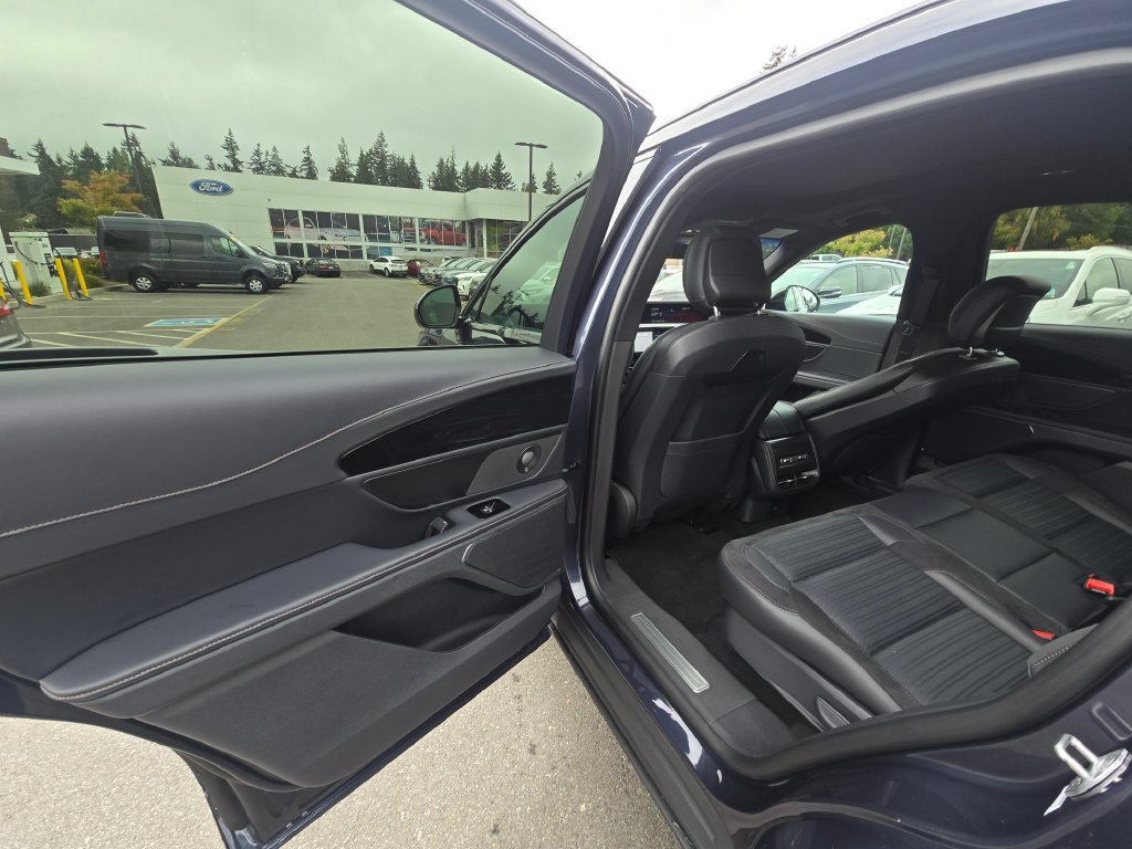 Certified 2024 Lincoln Nautilus Reserve w/ Equipment Group 202A AWD/4WD image 15