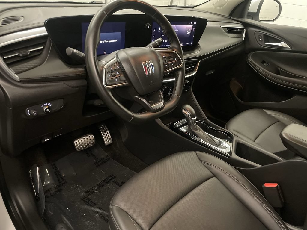 Used 2024 Buick Encore GX Sport Touring w/ Advanced Technology Package AWD/4WD image 4
