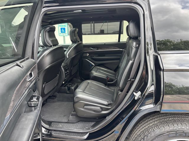 Used 2022 Jeep Grand Cherokee L Overland w/ Luxury Tech Group IV AWD/4WD image 25