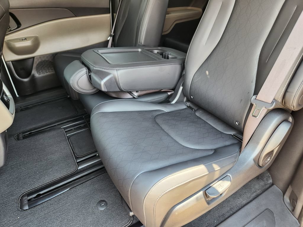 Certified 2025 Kia Carnival EX FWD image 26