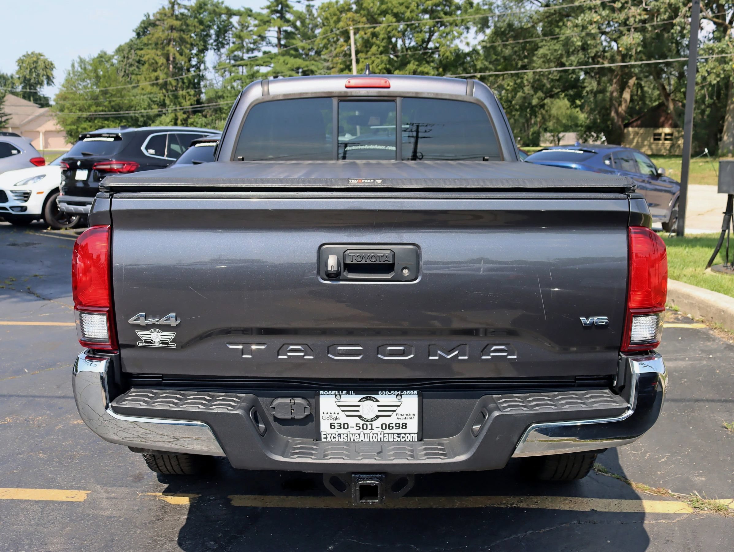 Used 2018 Toyota Tacoma SR5 AWD/4WD image 16