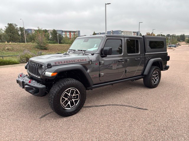 Used 2024 Jeep Gladiator Rubicon w/ Technology Group AWD/4WD image 3