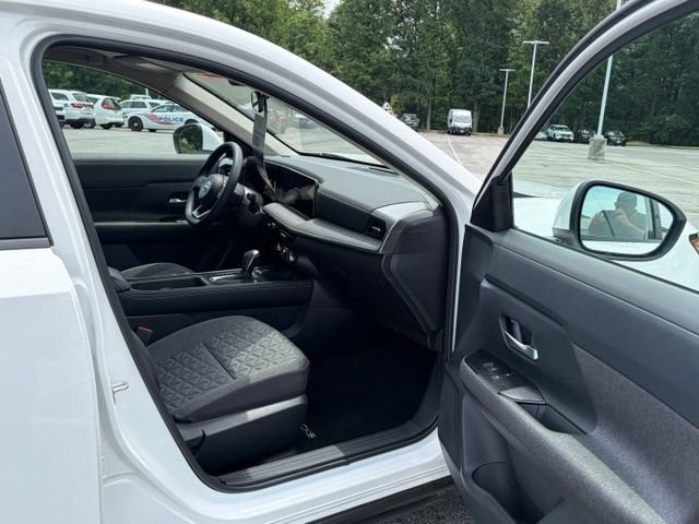 Certified 2025 Nissan Kicks SV AWD/4WD image 25