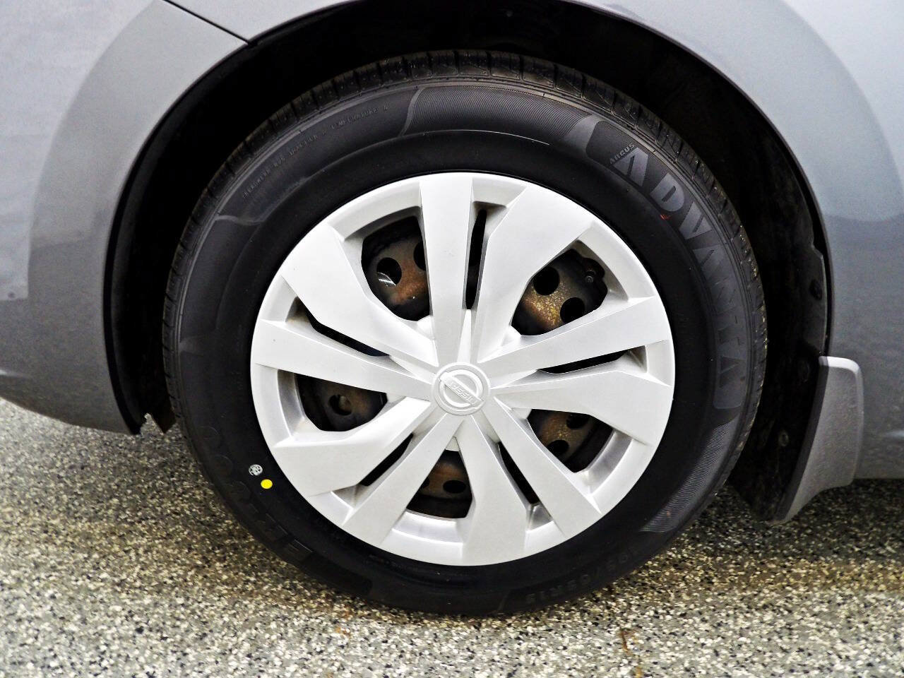 Used 2020 Nissan Versa S FWD image 18