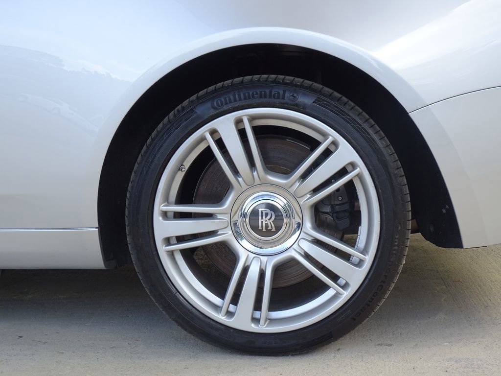 Used 2014 Rolls-Royce Wraith image 27