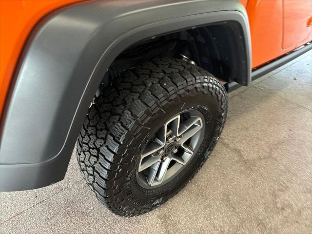 Certified 2025 Jeep Gladiator Mojave w/ Convenience Group AWD/4WD image 28