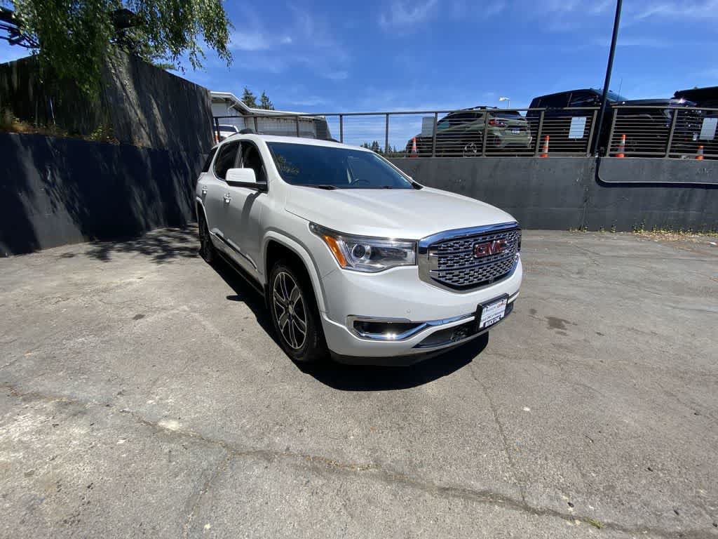 Used 2017 GMC Acadia Denali w/ Technology Package AWD/4WD image 8