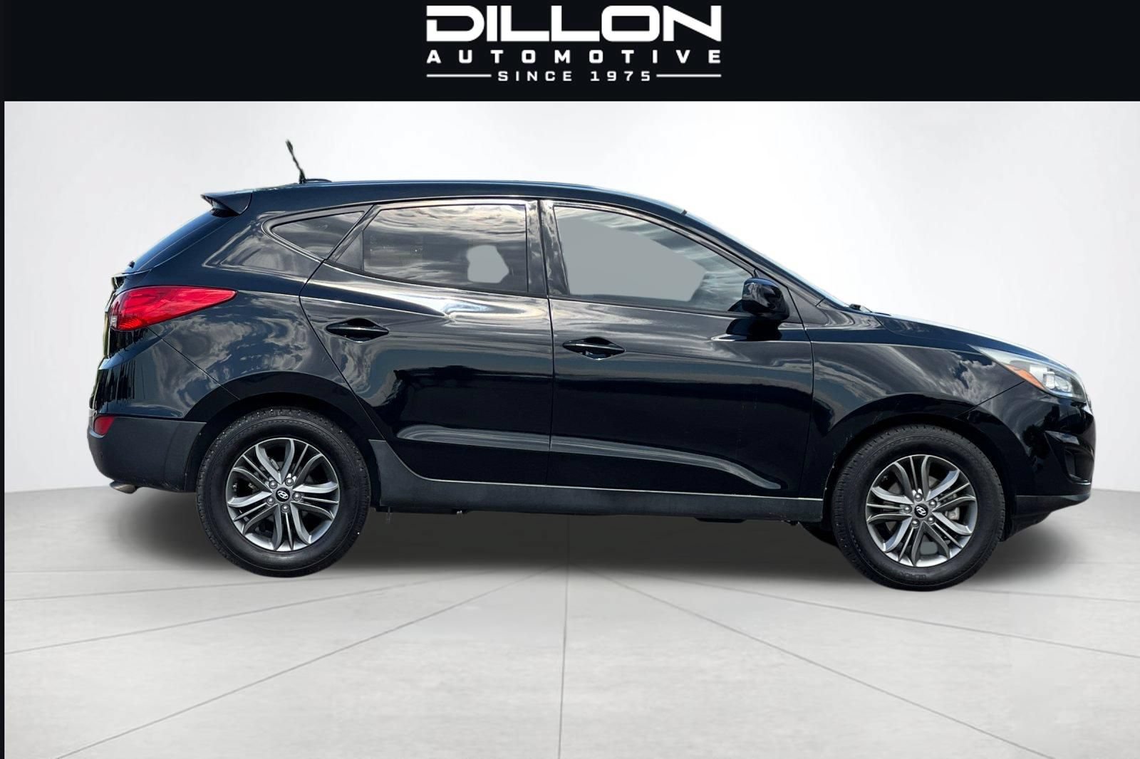 Used 2015 Hyundai Tucson GLS w/ Option Group 02 FWD image 3