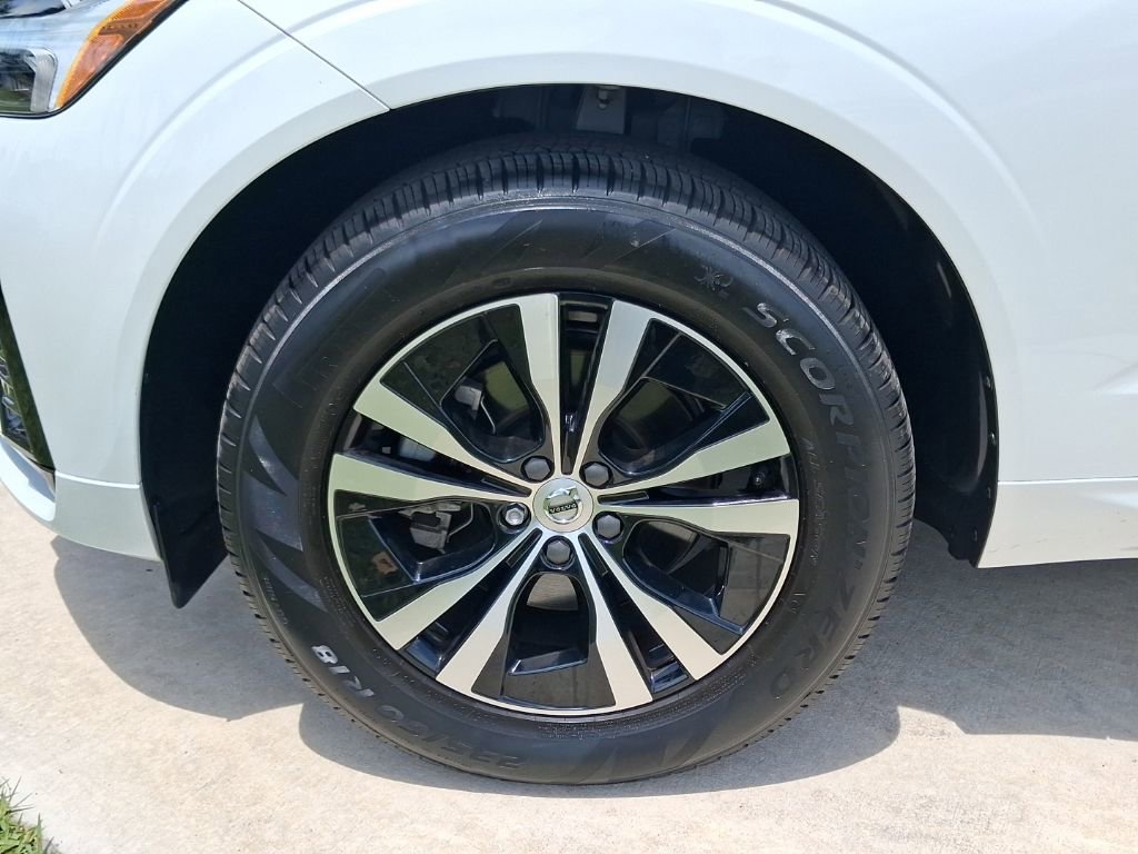 Certified 2024 Volvo XC60 B5 Core w/ Protection Package Premier AWD/4WD image 3