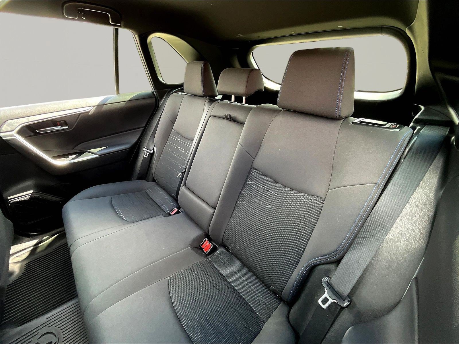 Used 2022 Toyota RAV4 SE AWD/4WD image 22