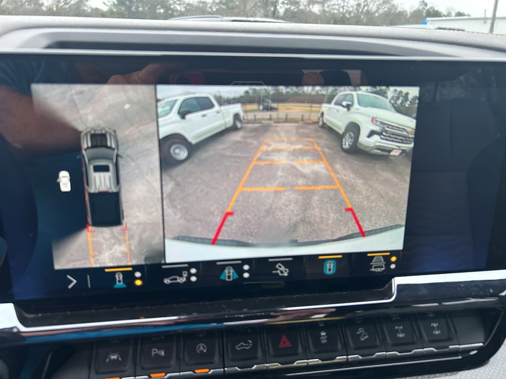 Used 2023 Chevrolet Silverado 1500 ZR2 w/ Technology Package image 28