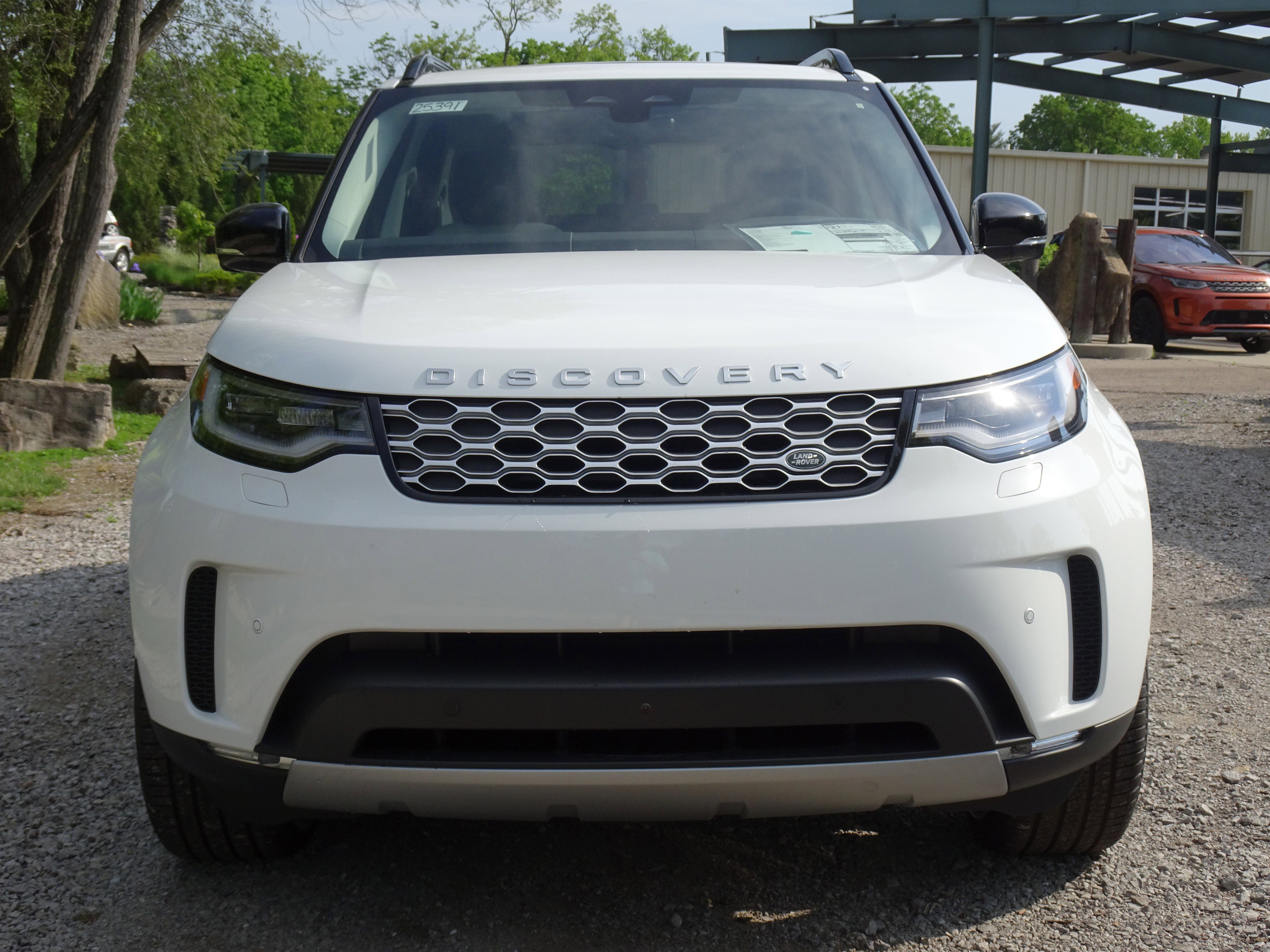 New 2025 Land Rover Discovery S image 14
