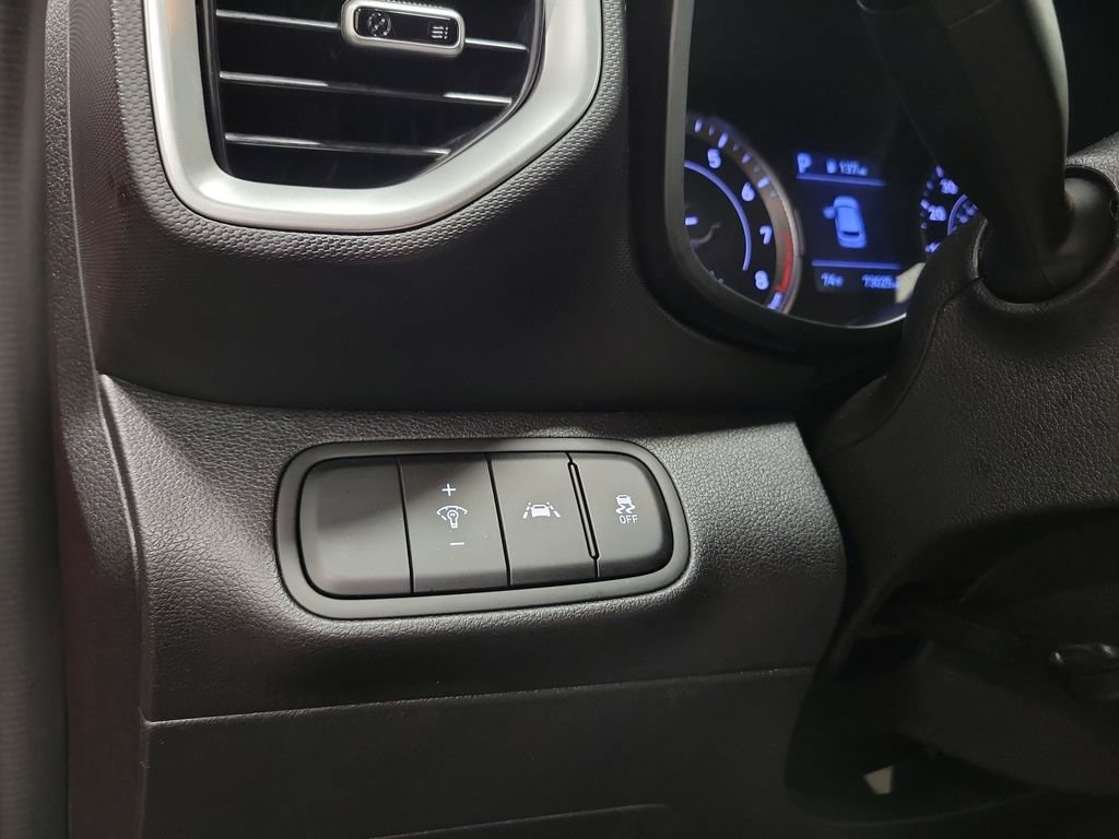 Used 2020 Hyundai Venue SEL w/ Convenience Package FWD image 27